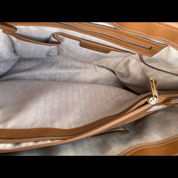 Michael Kors large jet set travel bag - Picture 2 of 8